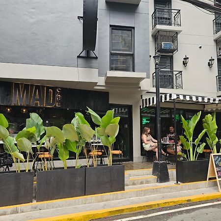 Mad Monkey Manila Hostel Makati City ภายนอก รูปภาพ