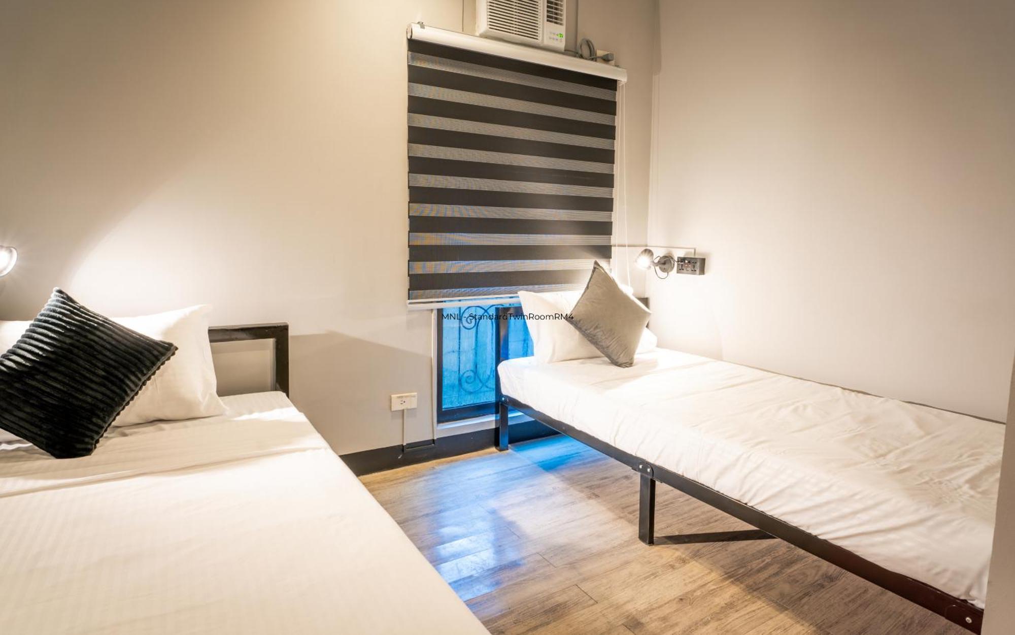 Mad Monkey Manila Hostel Makati City ภายนอก รูปภาพ