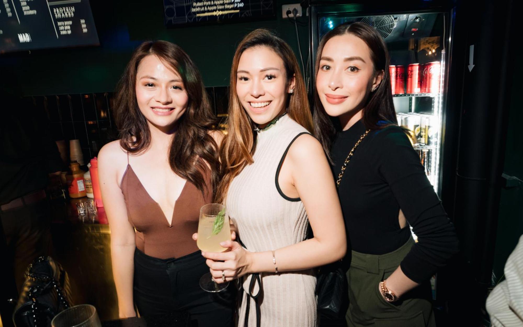 Mad Monkey Manila Hostel Makati City ภายนอก รูปภาพ