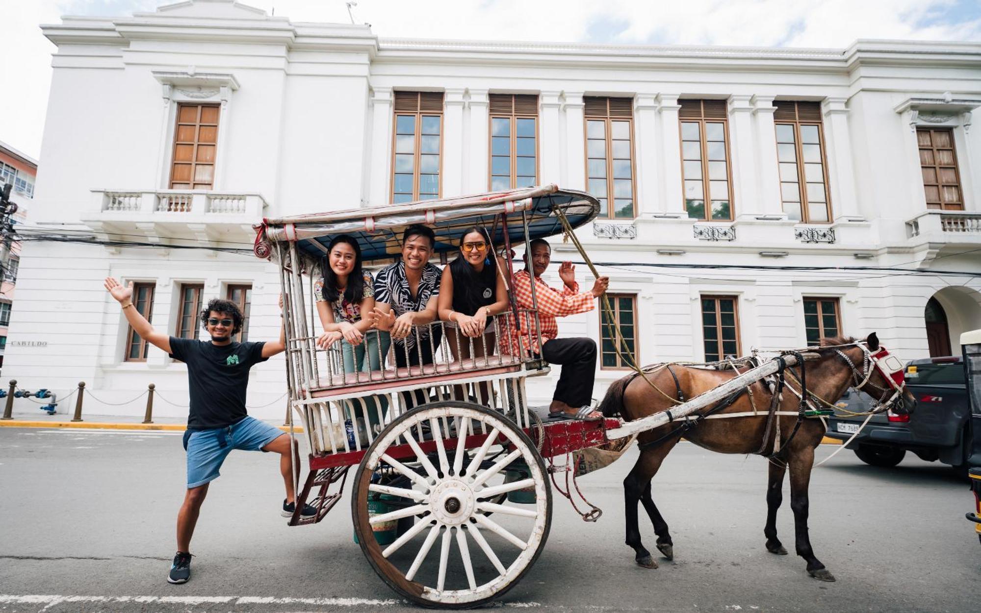 Mad Monkey Manila Hostel Makati City ภายนอก รูปภาพ